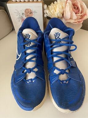 Nike Kyrie Basketball Sneakers Game Royal 10.5